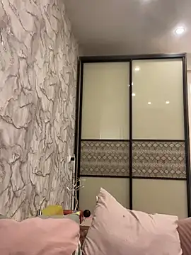 AnnaBri online show from December 10, 1:43 am