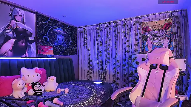 LanaKyutt online show from December 3, 11:13 pm