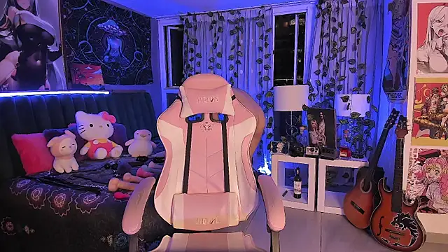 LanaKyutt online show from December 7, 12:41 am