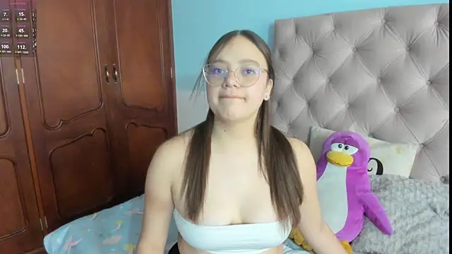 Snapshot of _Sarahh_0 chatting on January 22, 2:14 pm Sarahh 0 online show from January 22, 2:14 pm