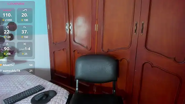 Snapshot of _Sarahh_0 chatting on March 18, 4:37 pm Sarahh 0 online show from March 18, 4:37 pm