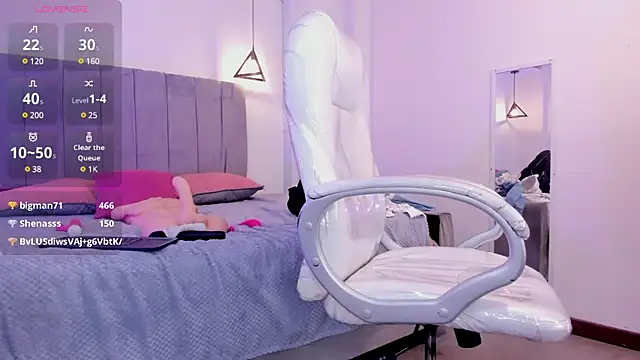 lady nylon  online show from February 22, 6:19 pm