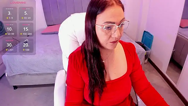 lady nylon  online show from March 4, 12:22 pm