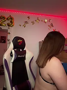 Jullieetta online show from February 6, 12:43 am