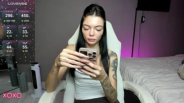 Mariella Adamss online show from October 9, 1:31 pm