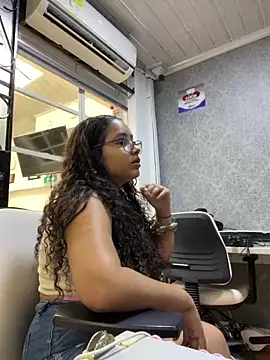 CurlyGirl 1 online show from February 5, 1:33 pm