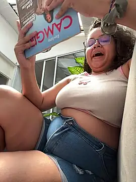 CurlyGirl 1 online show from February 5, 5:31 pm