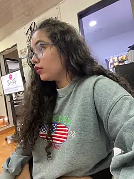 CurlyGirl 1 online show from March 13, 6:34 pm