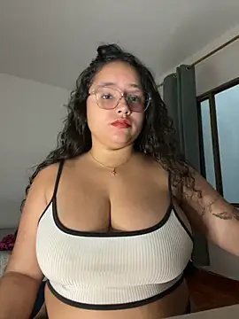 CurlyGirl 1 online show from October 7, 10:29 pm