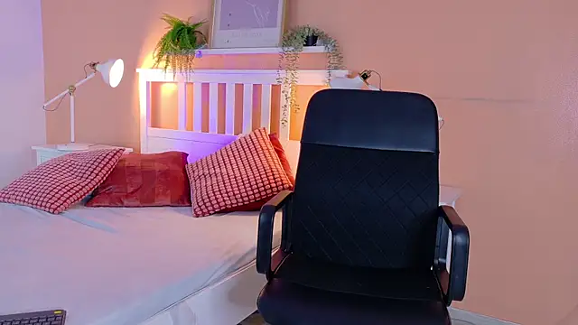 CristalCornner  online show from October 21, 7:47 pm