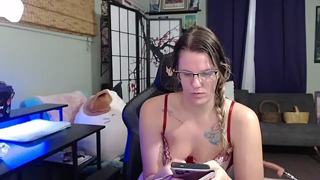 Sarahtineke online show from November 19, 5:35 pm