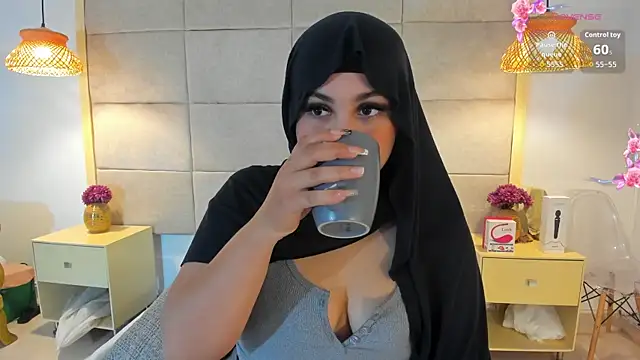 Snapshot of _anjum_ chatting on October 27, 12:53 pm anjum online show from October 27, 12:53 pm