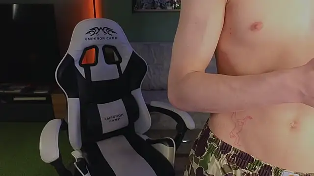 TeddyLiLboy online show from December 1, 4:56 pm