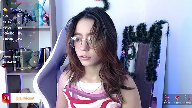 Snapshot of BlairVicent chatting on December 4, 12:14 pm BlairVicent online show from December 4, 12:14 pm