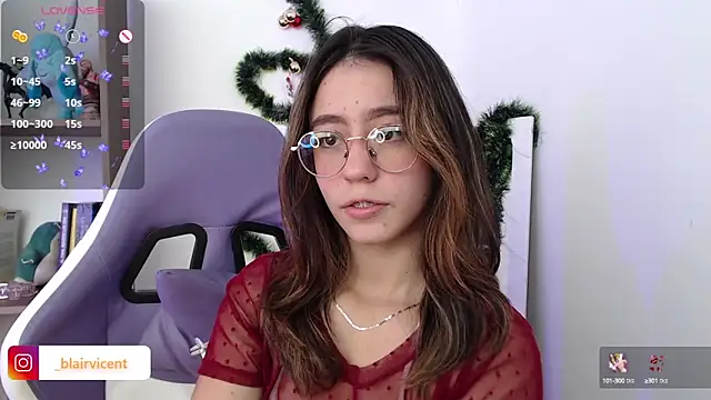 Snapshot of BlairVicent chatting on December 9, 3:22 pm BlairVicent online show from December 9, 3:22 pm