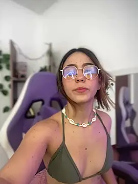 Snapshot of BlairVicent chatting on January 24, 2:08 pm BlairVicent online show from January 24, 2:08 pm