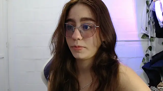 Snapshot of BlairVicent chatting on September 9, 1:43 pm BlairVicent online show from September 9, 1:43 pm