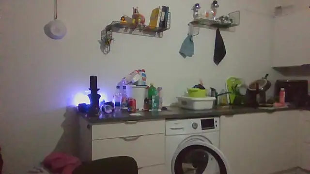 Snapshot of eltoulou chatting on January 25, 10:39 pm eltoulou online show from January 25, 10:39 pm