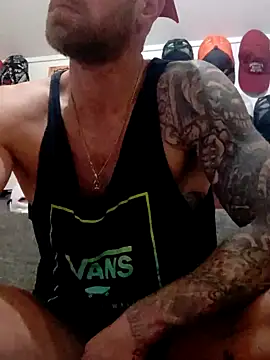 Snapshot of eltoulou chatting on February 9, 2:06 am eltoulou online show from February 9, 2:06 am