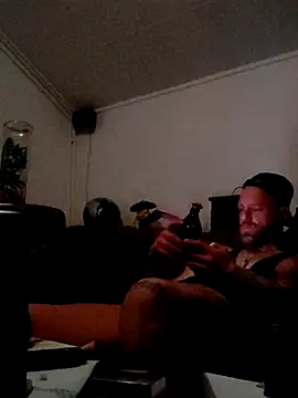 Snapshot of eltoulou chatting on March 5, 2:46 am eltoulou online show from March 5, 2:46 am