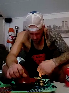 Snapshot of eltoulou chatting on October 29, 8:32 pm eltoulou online show from October 29, 8:32 pm