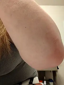 BeckiTooSweet online show from February 22, 12:27 am