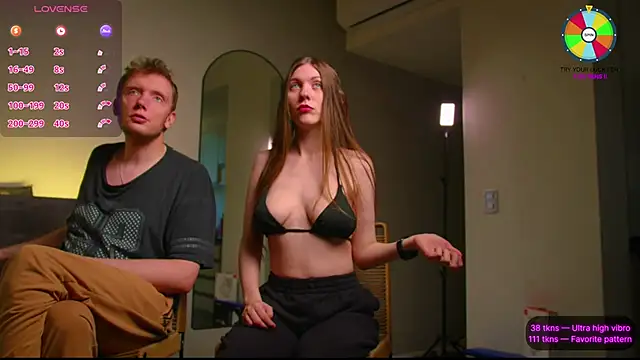 Snapshot of VunderSEX chatting on October 26, 5:52 pm VunderSEX online show from October 26, 5:52 pm