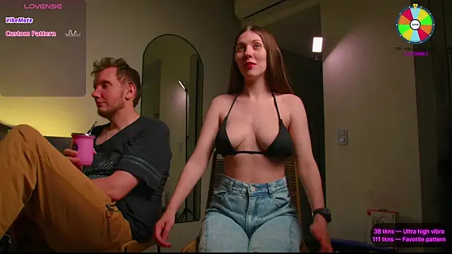 Snapshot of VunderSEX chatting on November 6, 6:42 pm VunderSEX online show from November 6, 6:42 pm