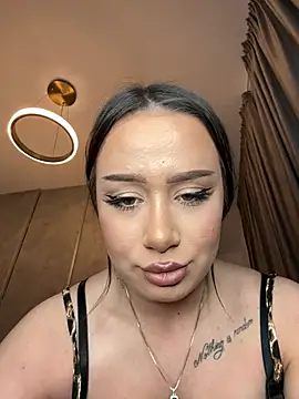 deliaroyal online show from March 16, 4:34 pm