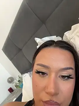 deliaroyal online show from October 18, 12:28 pm