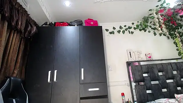 emma hoot1 online show from December 14, 12:22 am