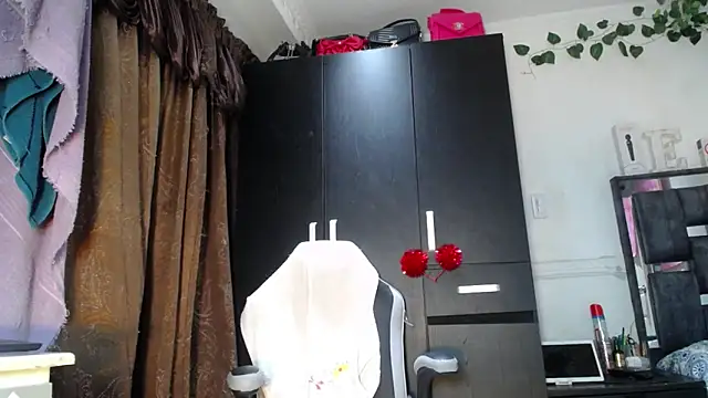 emma hoot1 online show from December 14, 3:29 am