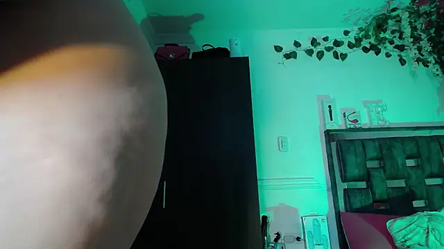 emma hoot1 online show from September 12, 2:22 am