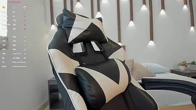 megan cooper28 online show from December 1, 7:08 pm