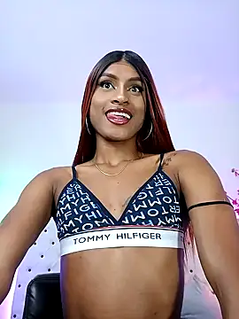 Elektra Queen online show from January 18, 1:40 pm