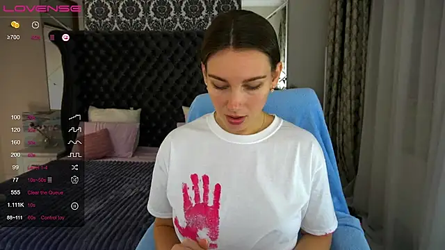 JasminJames online show from December 6, 2:06 pm