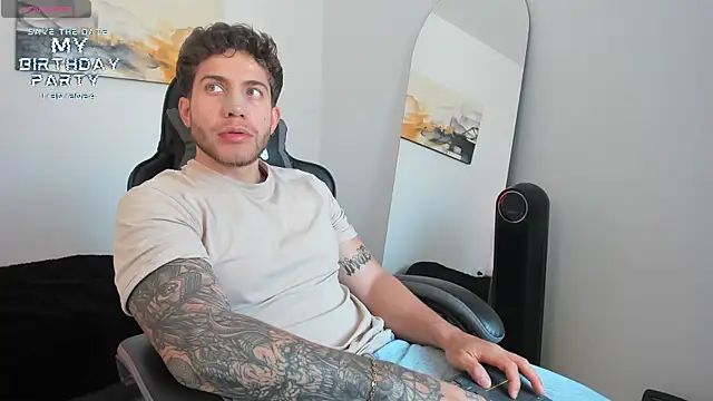 LucianSinclair online show from December 1, 5:13 pm