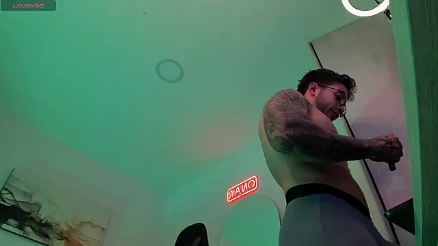 LucianSinclair online show from February 22, 2:28 am