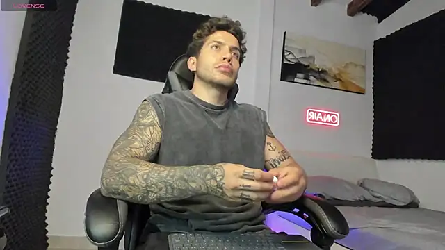 LucianSinclair online show from November 6, 1:28 am