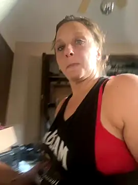 Snapshot of Everlyrose27 chatting on September 29, 5:51 pm Everlyrose27 online show from September 29, 5:51 pm