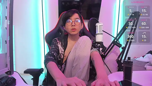 wexlee7 online show from December 16, 11:18 pm