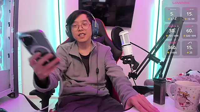 wexlee7 online show from December 19, 1:18 pm