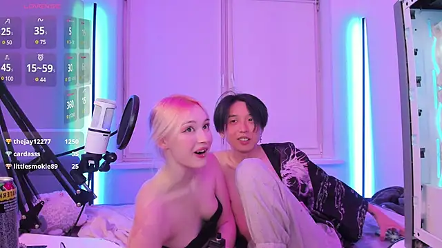 wexlee7 online show from December 25, 3:40 am