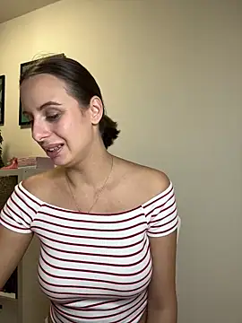 Hii Lolla online show from December 15, 6:15 pm