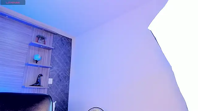 alicee smithh1 online show from September 27, 7:19 pm