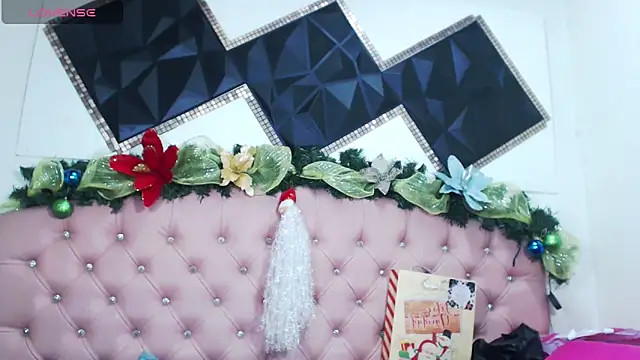 Snapshot of andrea_safeira_doll chatting on December 26, 7:05 pm andrea safeira doll online show from December 26, 7:05 pm