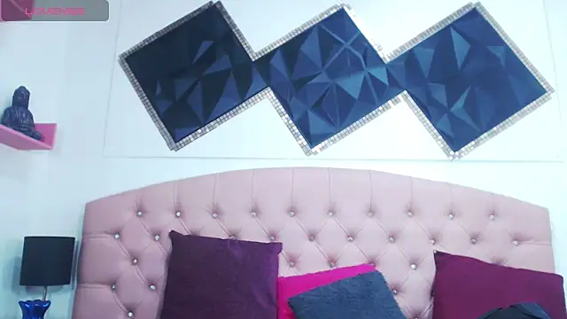 Snapshot of andrea_safeira_doll chatting on March 3, 12:26 am andrea safeira doll online show from March 3, 12:26 am