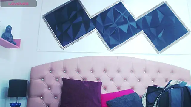 Snapshot of andrea_safeira_doll chatting on March 3, 3:30 am andrea safeira doll online show from March 3, 3:30 am