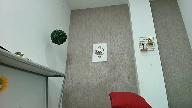 Cloeandtyfanny online show from March 22, 7:25 am