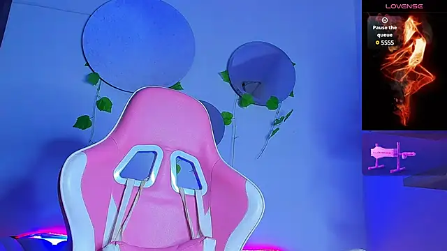 Issac james  online show from January 26, 8:36 am